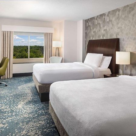 Hilton Garden Inn Bethesda Downtown Exterior photo