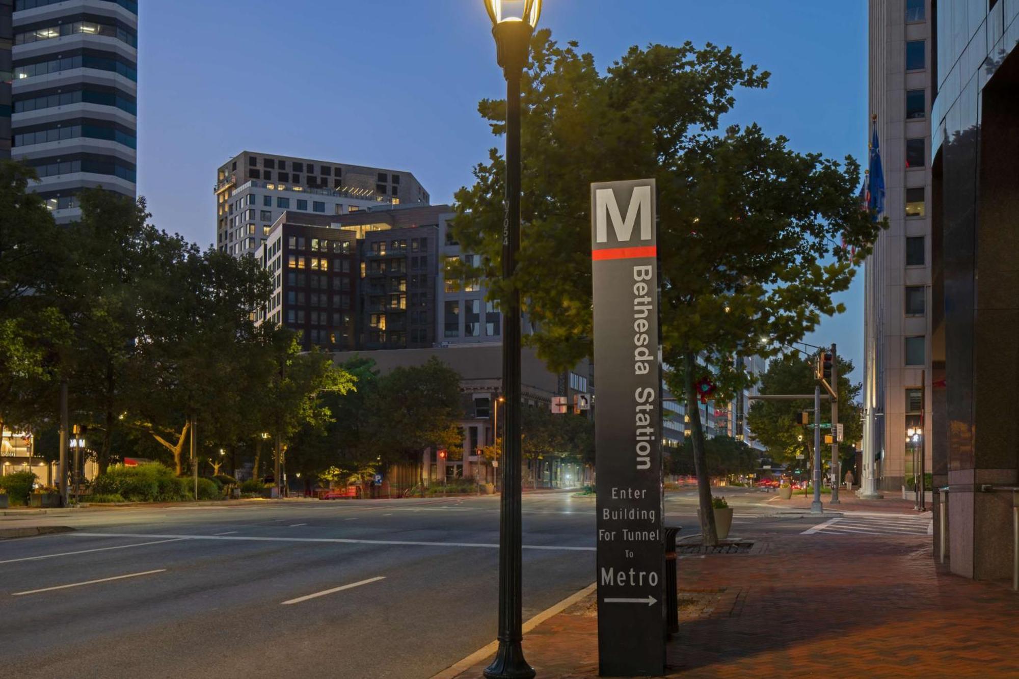Hilton Garden Inn Bethesda Downtown Exterior photo