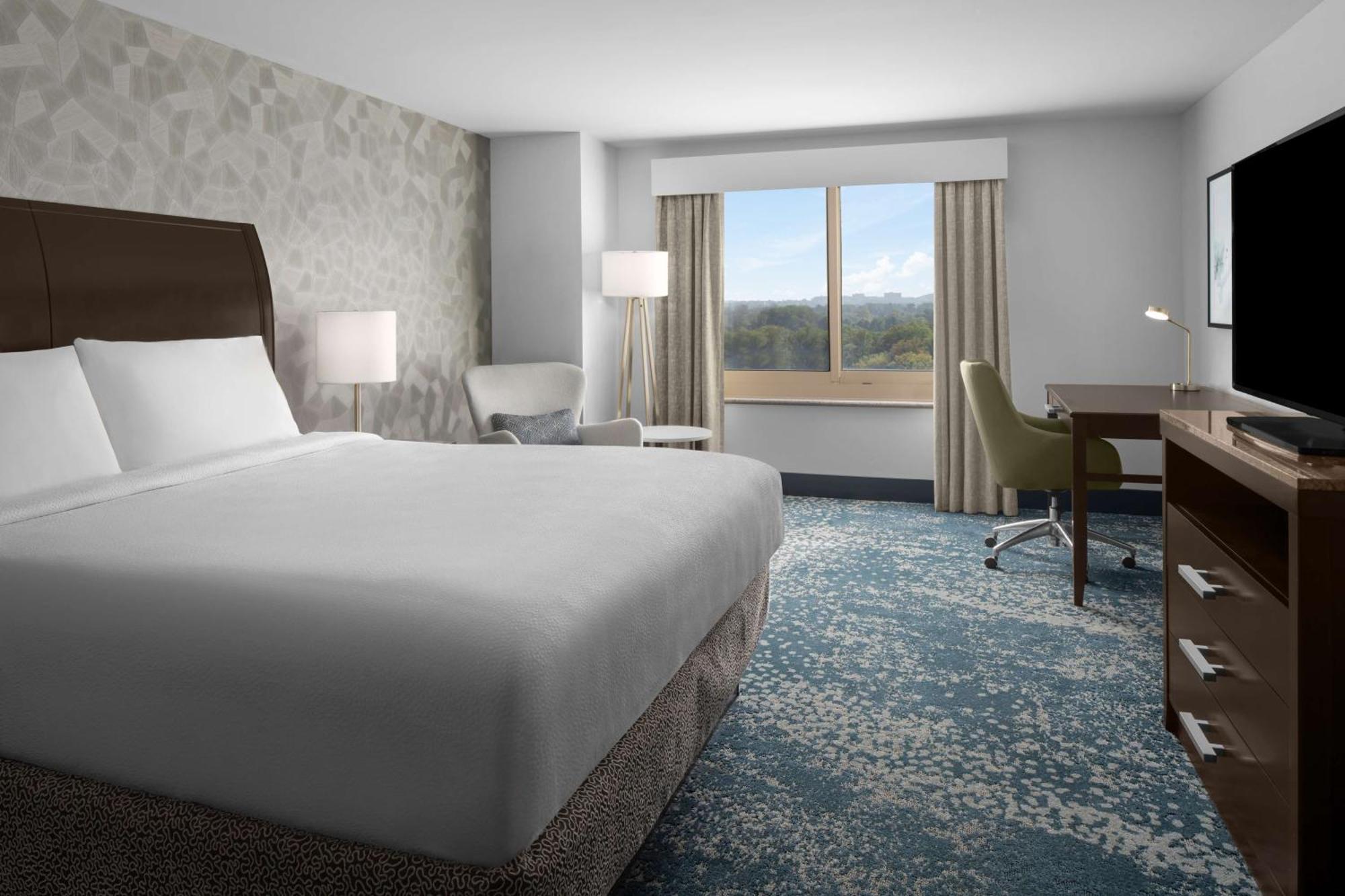 Hilton Garden Inn Bethesda Downtown Exterior photo